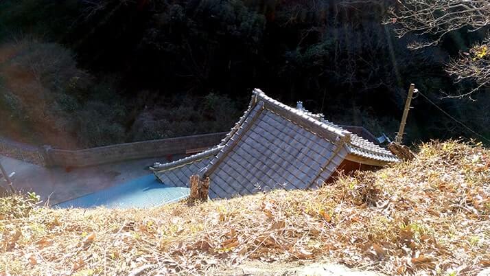 燈籠坂大師の切通しトンネル｜光が幻想的な手掘りトンネル【千葉富津】