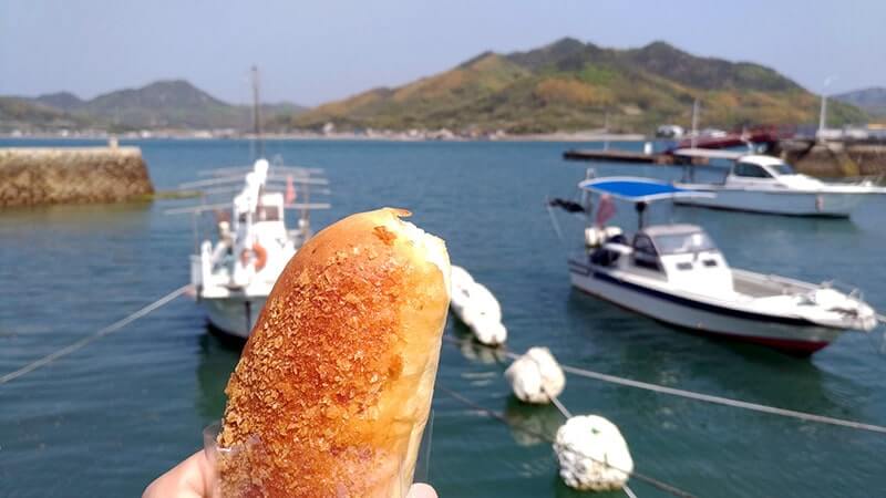 離島「佐木島」で海を見ながら駅弁！と、島唯一のパン屋さん【広島三原旅】