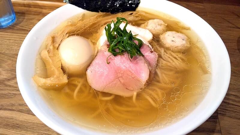 立石「自家製麺 純」で地鶏（醤油）ラーメンと低温チャーシュー丼