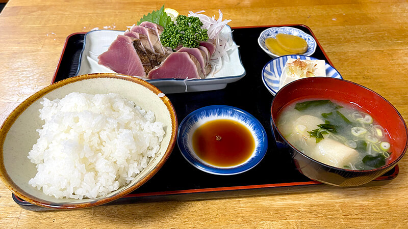 魚吉食堂｜ボリューム満点の刺身定食に舌鼓【茨城県鹿嶋市】