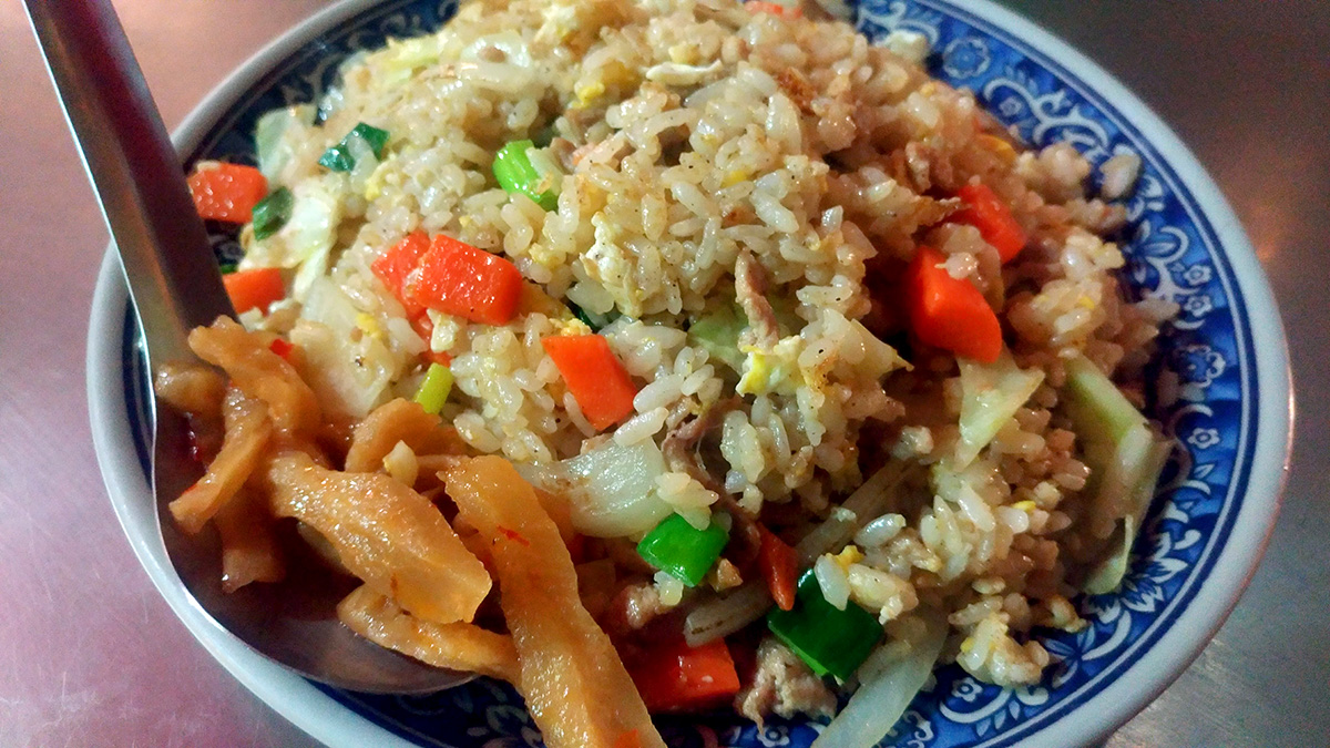 台中の中華路夜市で食べた炒飯
