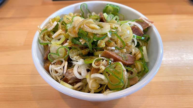 青ねぎが小口切りに変わった奉蘭鉾田家のミニ丼味付きネギチャーシュー