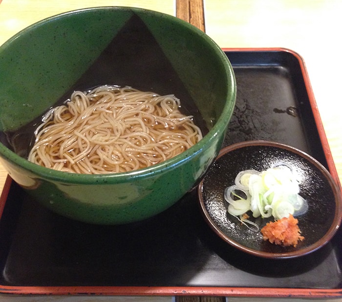 外苑前の『そば処　青山やぶ』手軽に楽しめる蕎麦とかつ丼