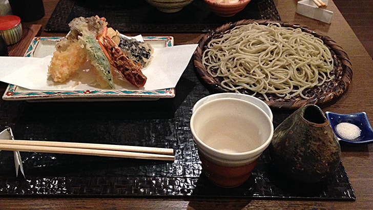 綾瀬の蕎麦屋『重吉』　焼酎そば湯割りと〆の手打ちそば