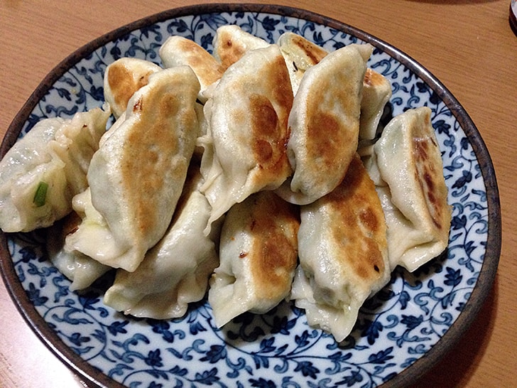 手作り餃子を皮から作る！皮がモチモチで餡も工夫できる餃子