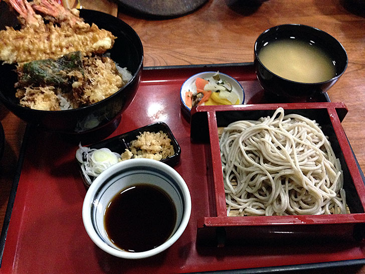 蕎麦処『鈴乃屋』千葉県富津市湊の蕎麦屋で食す天丼ともりそば