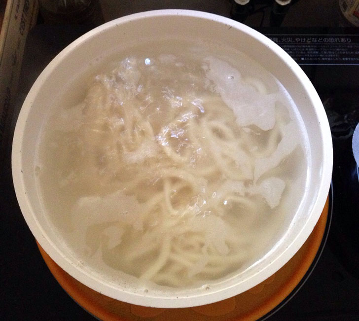 四ツ木製麺所でうどんの生麺を買ってきて自宅でいただきました