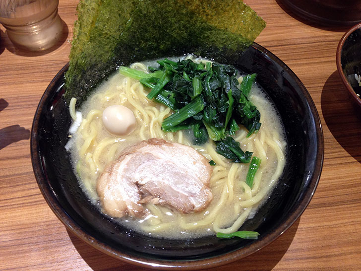 『壱角家（いっかくや）』で横浜家系ラーメンを食す！