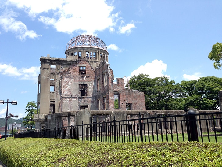 世界遺産原爆ドームと広島平和記念公園と平和記念資料館巡り