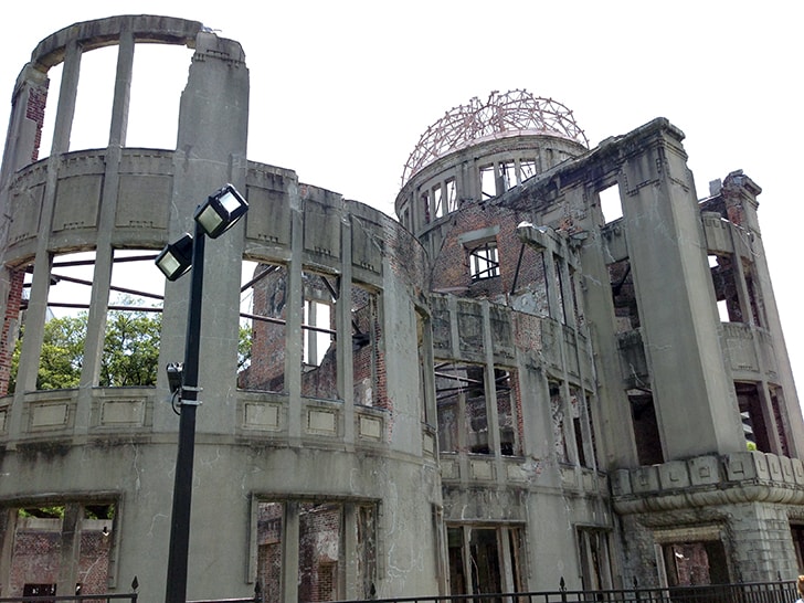 世界遺産原爆ドームと広島平和記念公園と平和記念資料館巡り