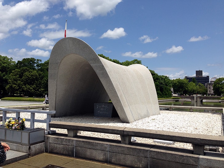 世界遺産原爆ドームと広島平和記念公園と平和記念資料館巡り