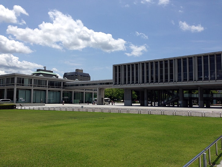 世界遺産原爆ドームと広島平和記念公園と平和記念資料館巡り