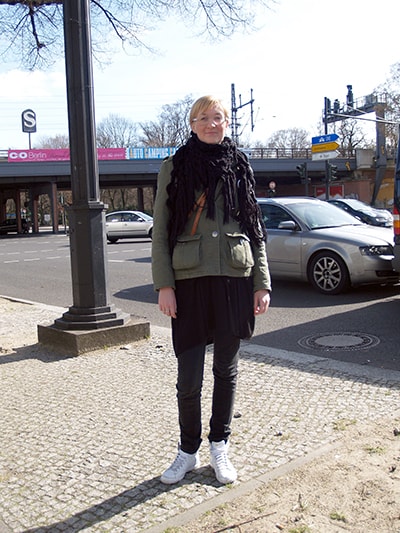 海外ベルリンで撮影したレディースファッションストリートスナップ
