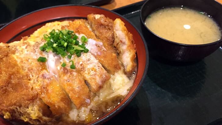 今年の釣り初めは元日から!千葉内房での堤防からの五目釣りとサメの巨大な干物 今年の釣り初めは元日から!千葉内房での堤防からの五目釣りとサメの巨大な干物