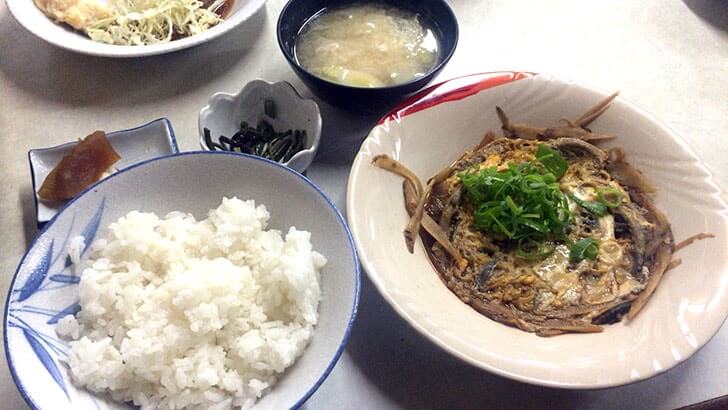 立石『ゑびす屋食堂』 どじょうやながわとまぐろの頬肉ステーキ定食