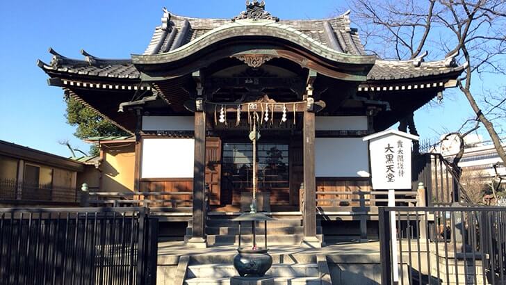 上野公園にある重要文化財 寛永寺清水観音堂の『月の松』