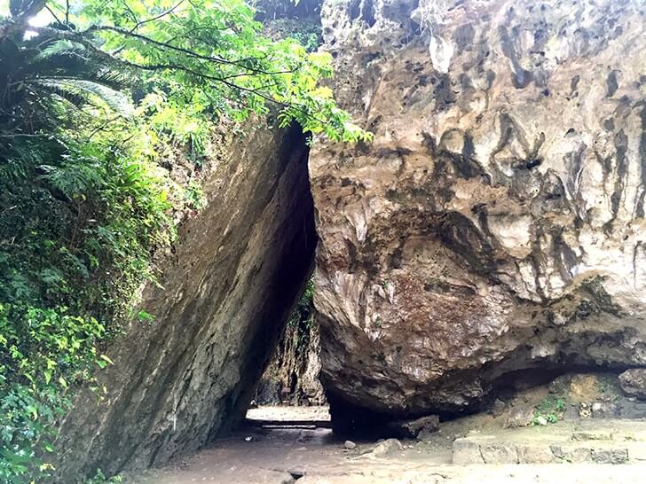 神聖な場へ…沖縄の聖地『斎場御嶽』世界遺産を訪れる【沖縄旅行】