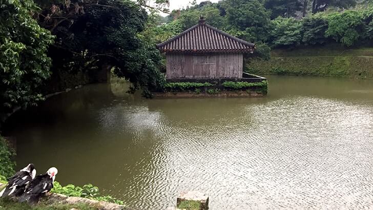 首里城巡り後に公園内の円鑑池にある弁財天堂へ【沖縄旅行】