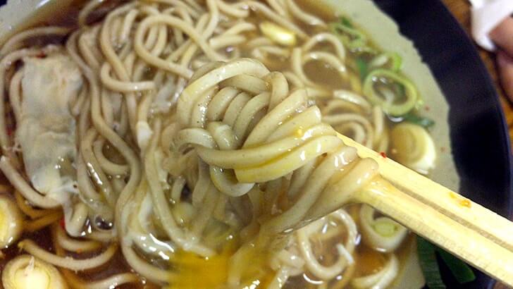 日暮里の立ち食い蕎麦屋『六文そば』かけそばがなんと200円！