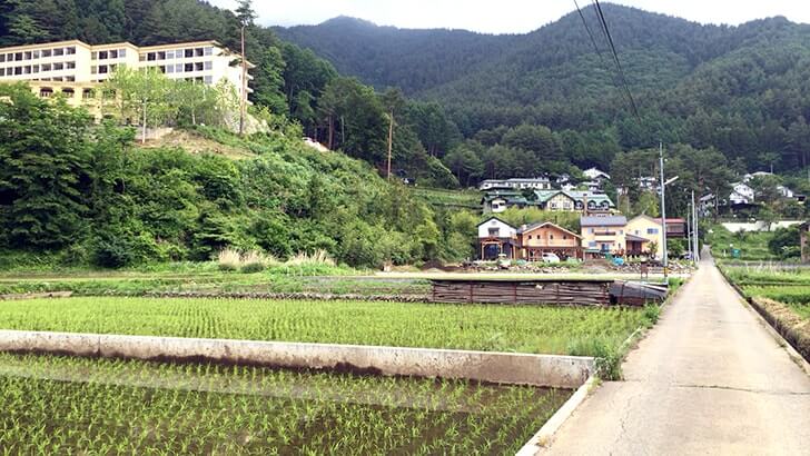 塩尻駅で蕎麦を食い白山温泉に浸かり河口湖近くのロッジに宿泊