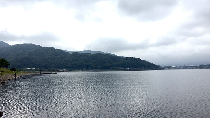 塩尻駅で蕎麦を食い白山温泉に浸かり河口湖近くのロッジに宿泊