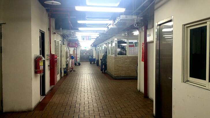 永樂布業商場｜一面布の海！台北迪化街にあるローカルな布市場