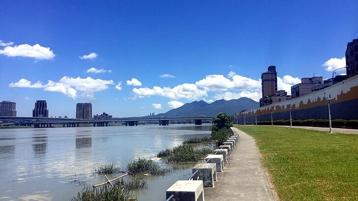 台北の景色を堪能！迪化街→延三夜市方面への淡水河沿い散歩