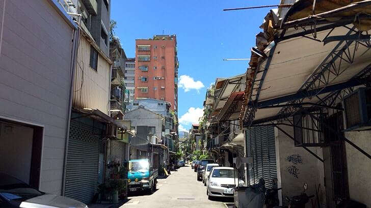 暑い台湾で具沢山かき氷！延三夜市沿いの杉味豆花の刨冰！！