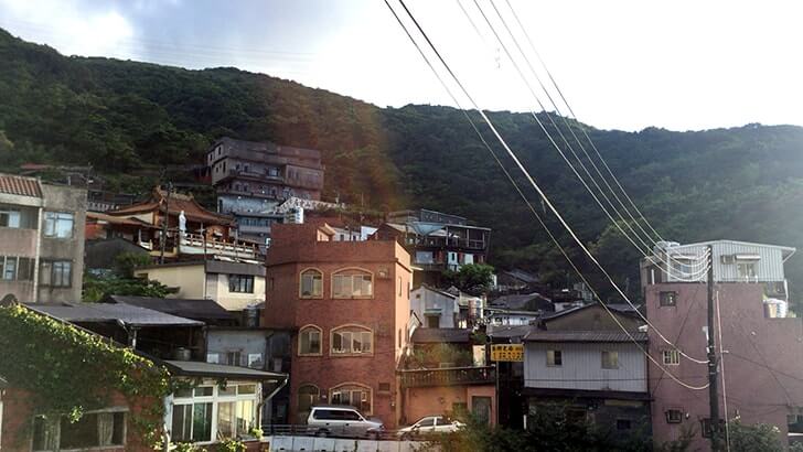 九份散策 - 中心部を離れ夕日と灯る街の灯りが織りなす絶景を堪能