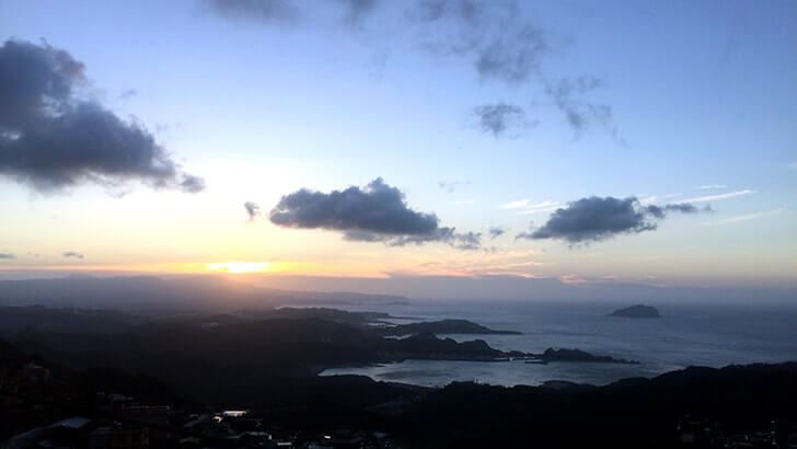 九份散策 - 中心部を離れ夕日と灯る街の灯りが織りなす絶景を堪能