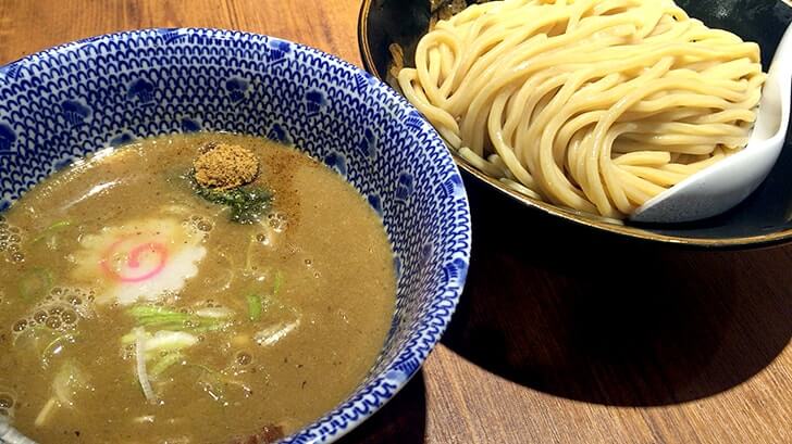 六厘舎大崎店で定番つけ麺！つけ麺専用ライス付けてもう最高！！