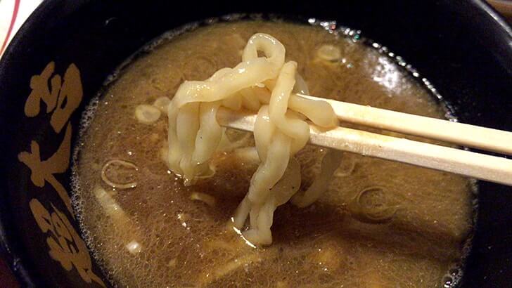 上野『超大吉』ハッピーな店名のラーメン屋で食す味玉つけ麺