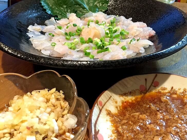 カワハギ刺身+肝醤油・しめ鯖・アジ等のなめろう!釣った魚を食す! カワハギ刺身+肝醤油・しめ鯖・アジ等のなめろう!釣った魚を食す!