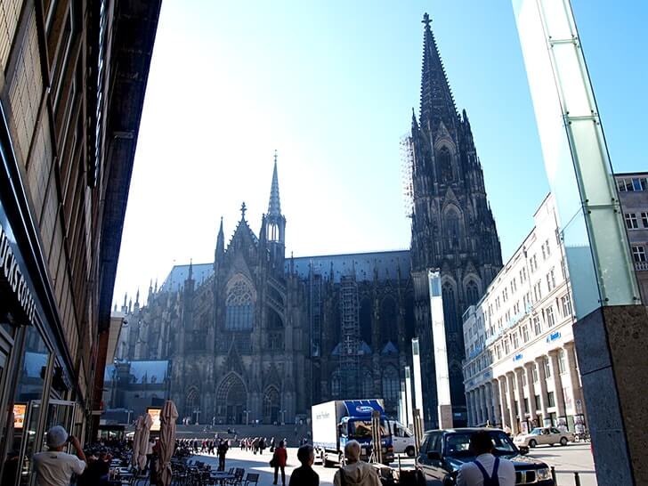 壮大なケルン大聖堂！世界遺産の教会はドイツ旅行では必見！