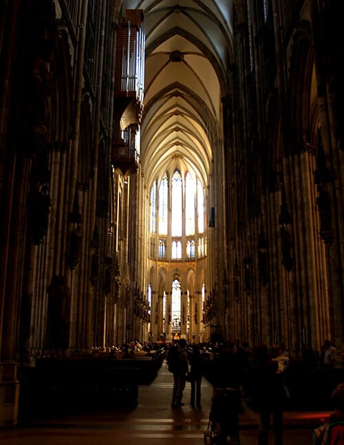 壮大なケルン大聖堂！世界遺産の教会はドイツ旅行では必見！