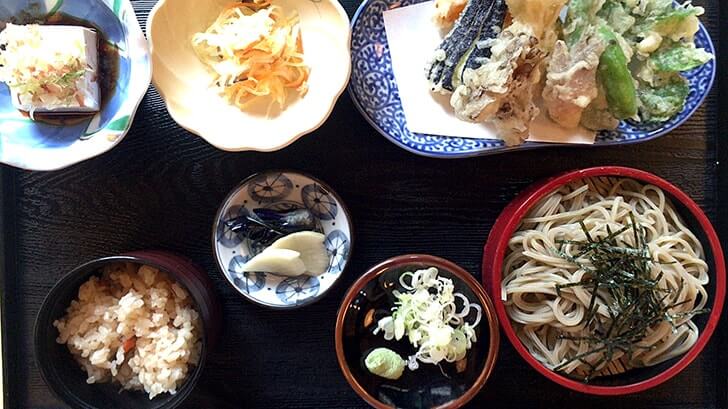 へぎそばとけんちん汁が旨い！大平の平家落人そばと秋山定食